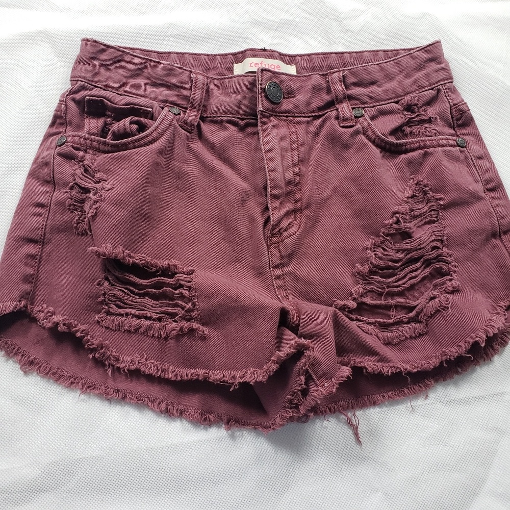Refuge size 0 destroyed jean shorts